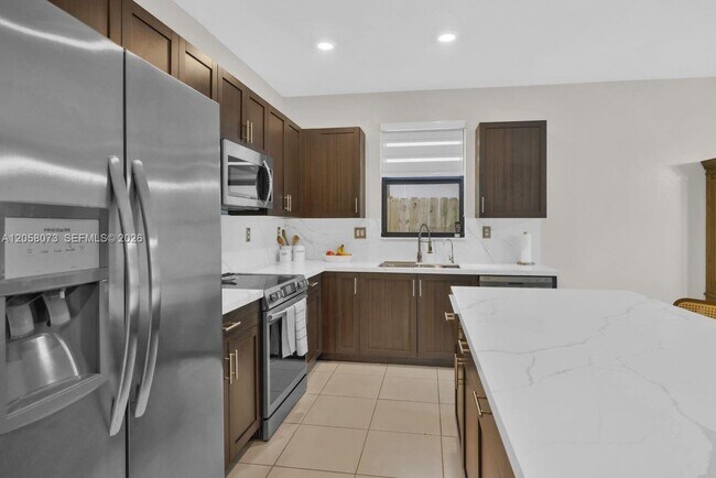 Foto del edificio - 24970 SW 108th Ave
