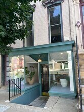 Building Photo - 292 Lark St