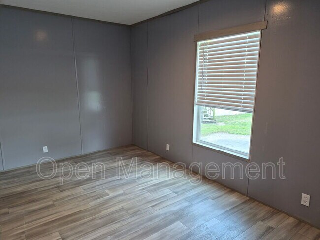 Foto del edificio - 4511 Dirt Rd