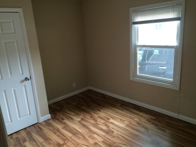 Foto del edificio - 1109 S Rogers St