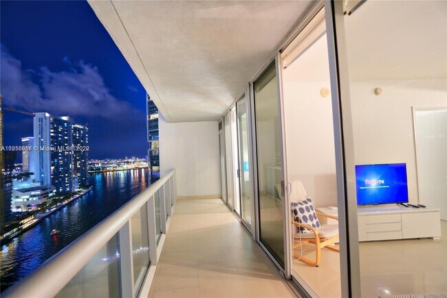 Foto del edificio - 485 Brickell Ave