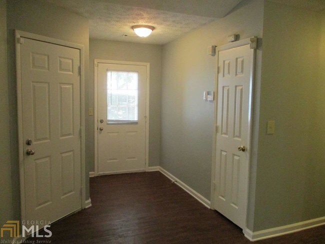 Building Photo - 248 Hickory Trail