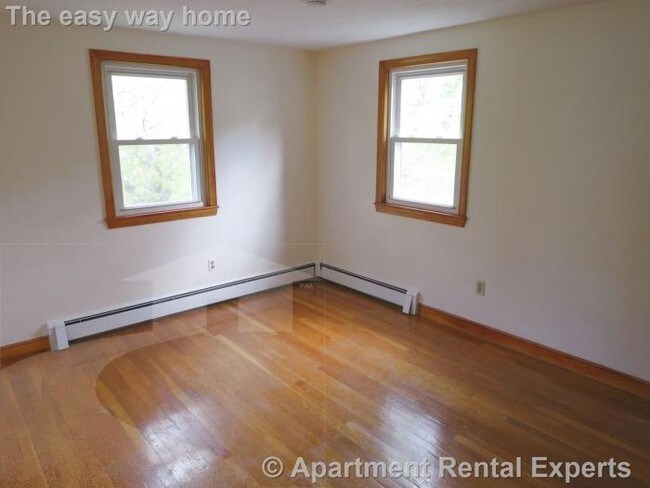 Building Photo - 3 bedroom in Medford MA 02155