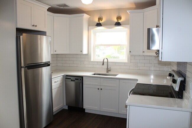 Foto del edificio - 1027 Farmington Ave