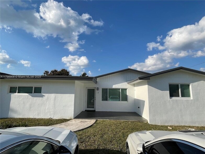 Primary Photo - 10945 SW 172nd Terrace