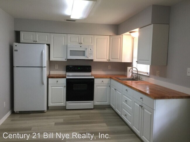 Foto del edificio - 4 br, 1.5 bath House - 14649 State Street