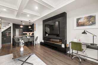 Building Photo - 3567 Lake Shore Blvd W