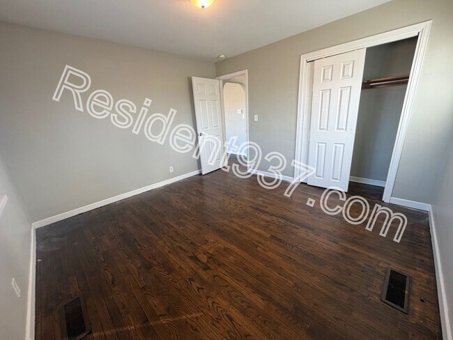 Foto del edificio - 3 Bed 1 Bath home in the desired Kettering area!