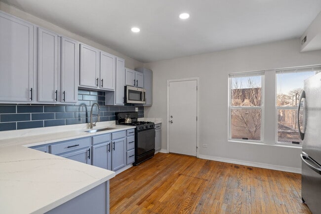 Building Photo - 6850 S Dante Ave