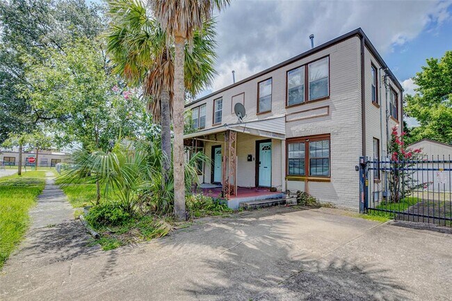 Foto del edificio - 5644 McCormick St