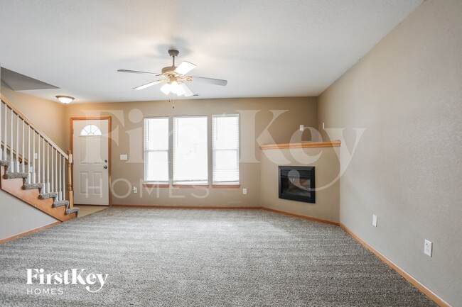 Building Photo - 316 NE Coldwater Creek Dr