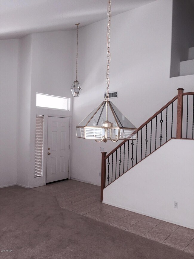 Foto del edificio - 15346 W Laurel Ln