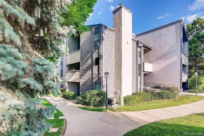 Foto del edificio - 6410 S Dayton St