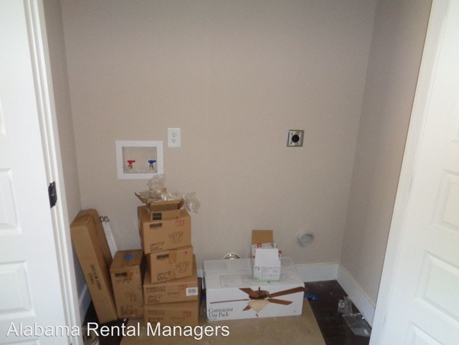 Building Photo - 4368 Ridgemont Cir
