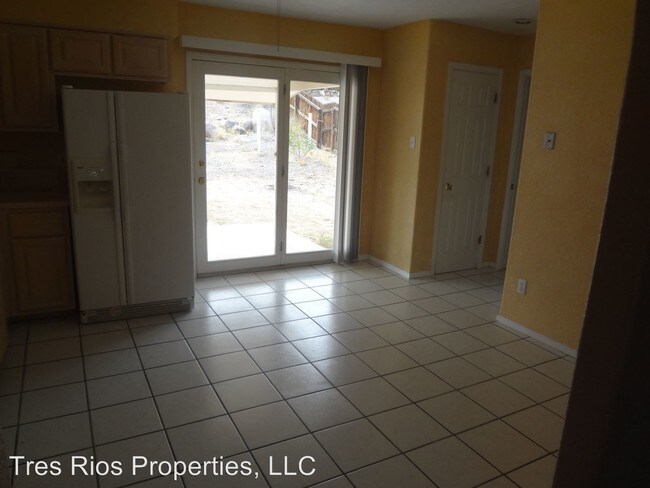Building Photo - 3205 Crestridge Dr