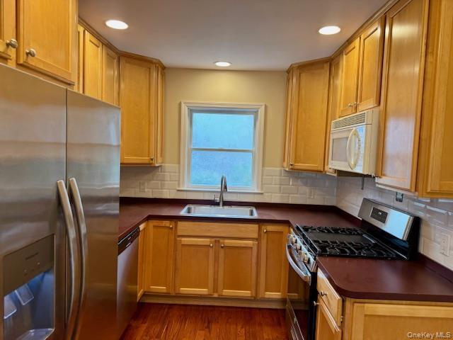 Building Photo - 29 1/2 Woolsey Ave