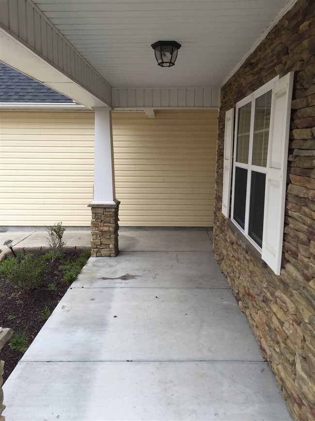 Building Photo - 1003 Limeston Dr