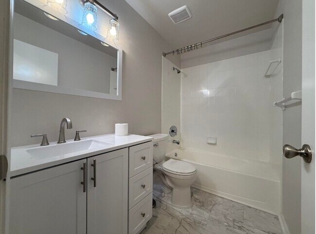 Foto del edificio - 926 Kokomo Key Ln