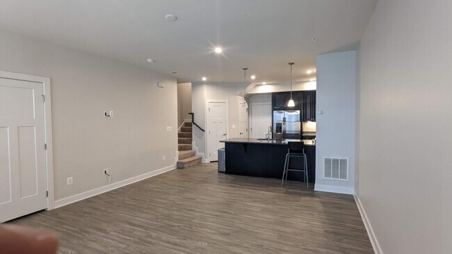 Building Photo - 42595 Burbank Terrace
