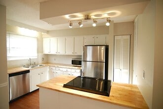 Building Photo - 5510 Country Dr