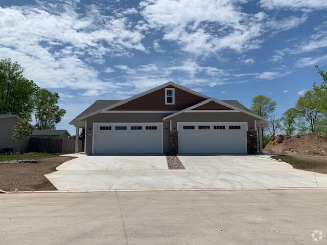 Building Photo - 2126 Zimmer Dr