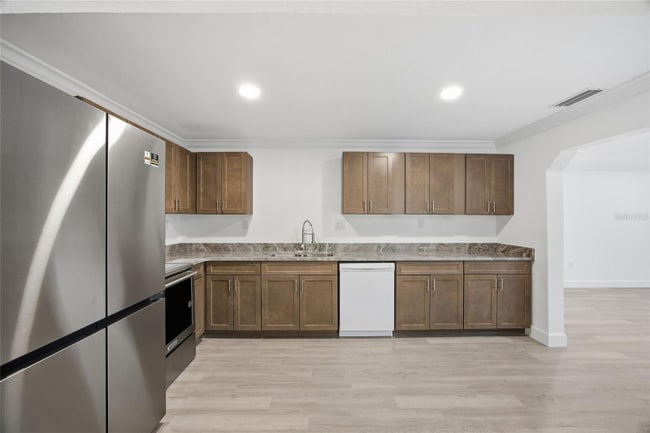 Foto del edificio - 1908 Macomber Ave