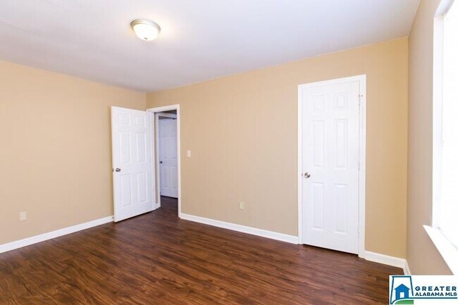 Foto del edificio - 840 Twin Ridge Dr