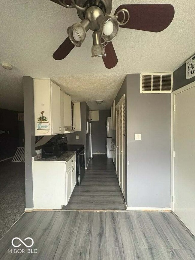Building Photo - 3281 Lupine Dr