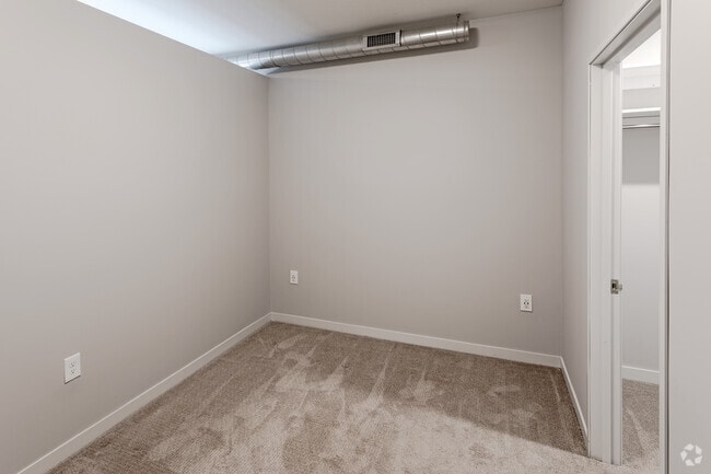 1BR, 1BA - Isle Royale - ENDI Plaza