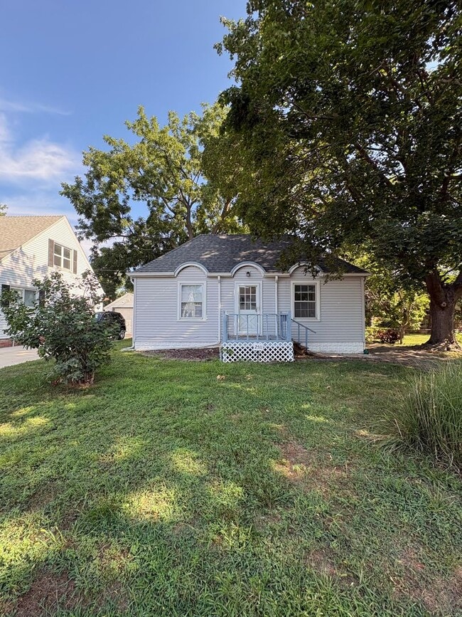 Building Photo - 2511 W Downs Cir