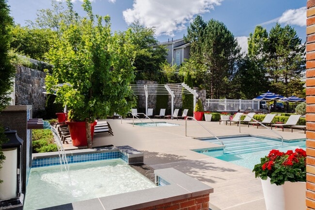 Fotografía del edificio - The Residences at Stevens Pond