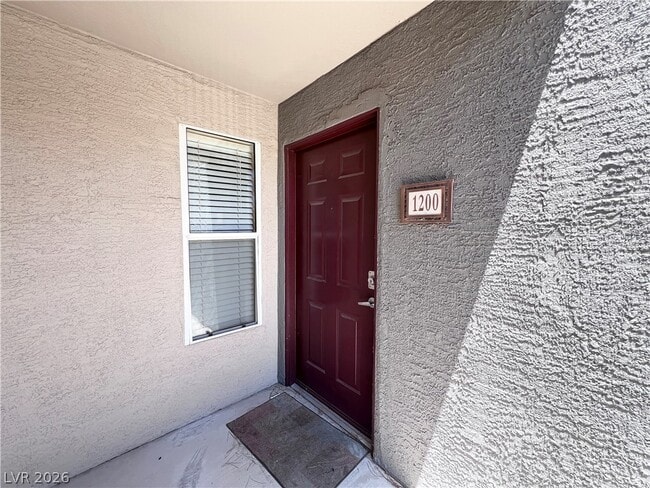 Building Photo - 5055 W Hacienda Ave