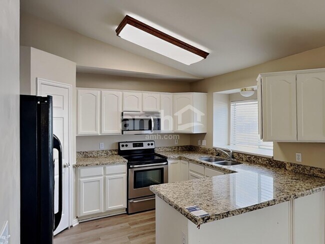 Building Photo - 1538 N 200 W