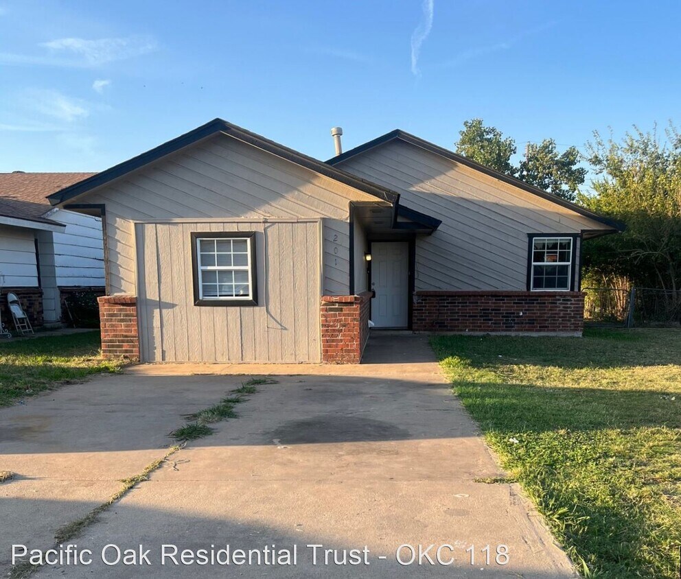 Foto principal - 3 br, 1 bath House - 201 NW 121st St