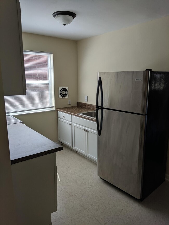 Building Photo - 3833 Boudinot Ave