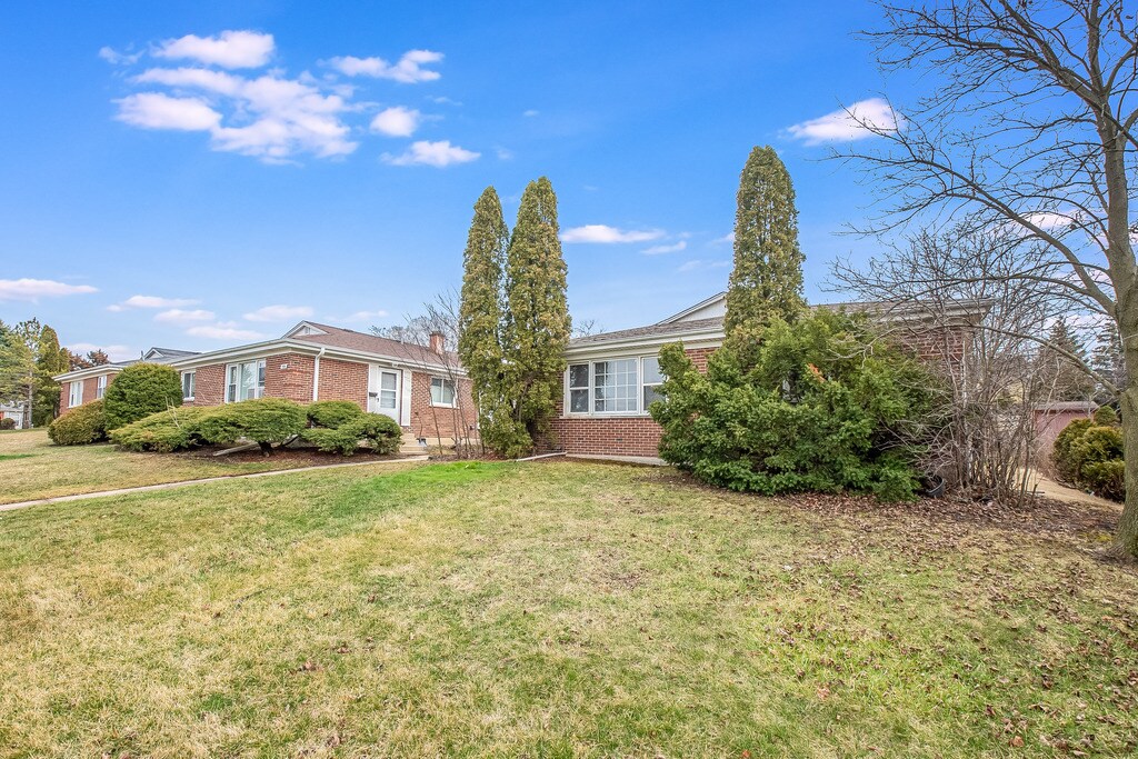 300 Short St Unit 1, Lemont, IL 60439 Room for Rent in Lemont, IL