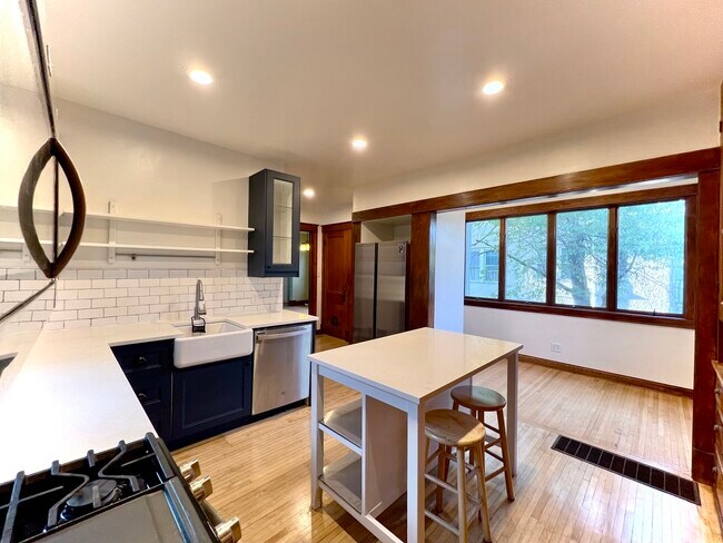 Foto del edificio - 834 N Humphrey Ave