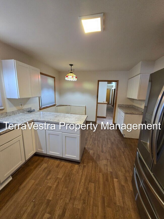 Foto del edificio - Available 1/2026! 6 Bedroom College Rental 2 Kitchens!!