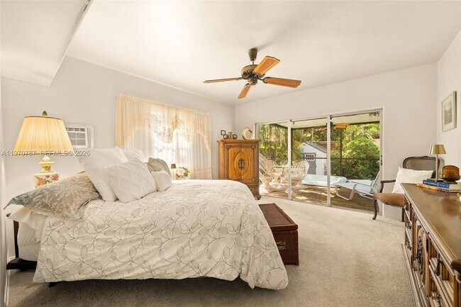 Foto del edificio - 430 NE 52nd Terrace