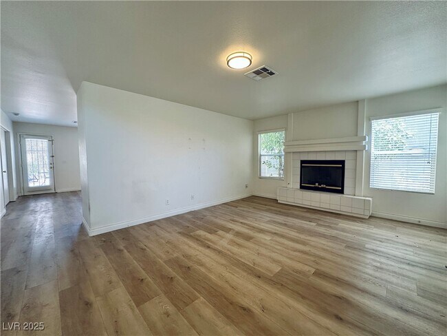 Foto del edificio - 9628 Spanish Steps Ln