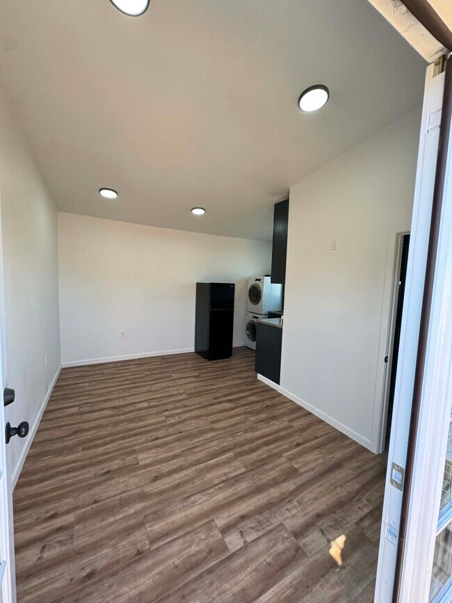 Foto del edificio - 268 Meadowbrook Dr