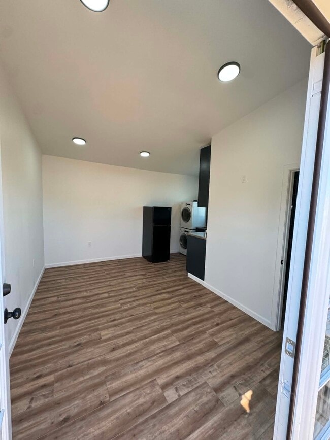 Building Photo - 268 Meadowbrook Dr