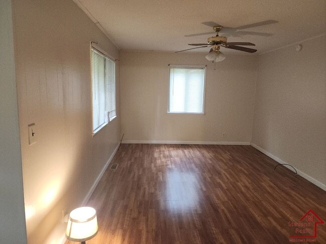 Building Photo - 163 Lakeshire Dr