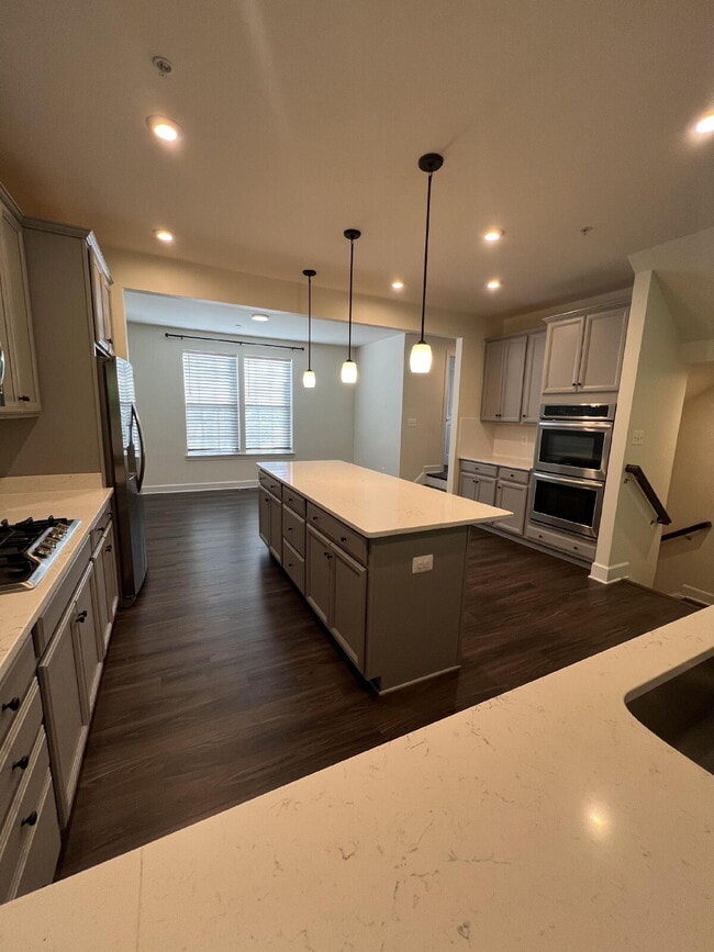 Building Photo - 4BD/3.5BA Fabulous Upper Marlboro Townhome...