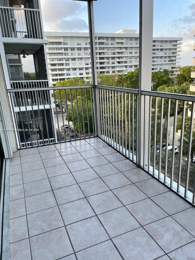 Building Photo - 150 Ocean Ln Dr