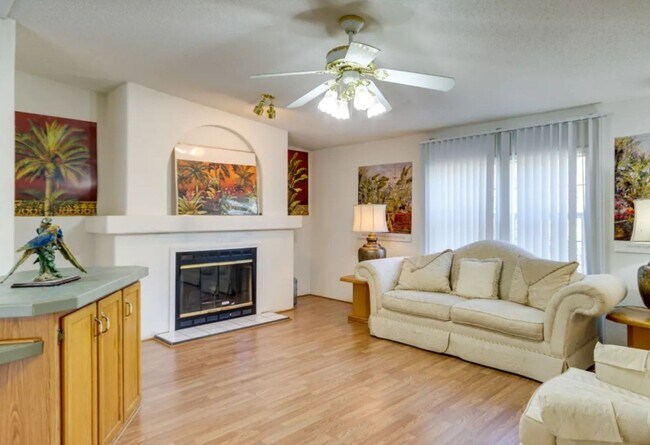 Foto del edificio - Beautiful Furnished 3 Bedroom 2 Bath home ...