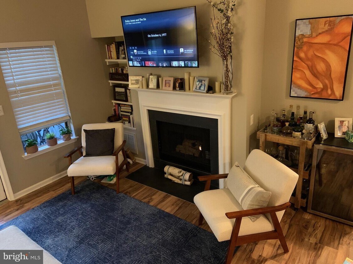 Foto principal - 1708 Lake Shore Crest Dr