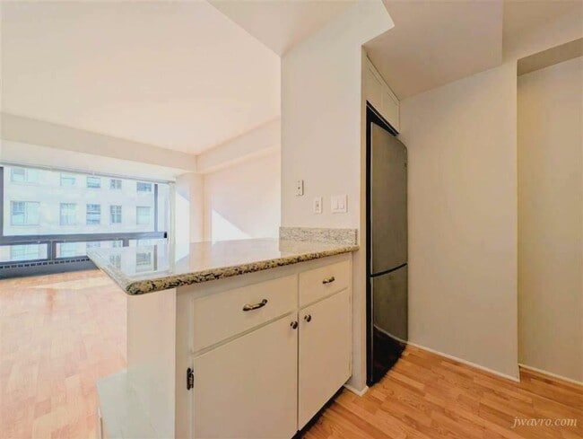 Photo - 1177 California St Apartment