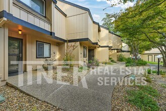 Building Photo - 9118 Madison Green Ln