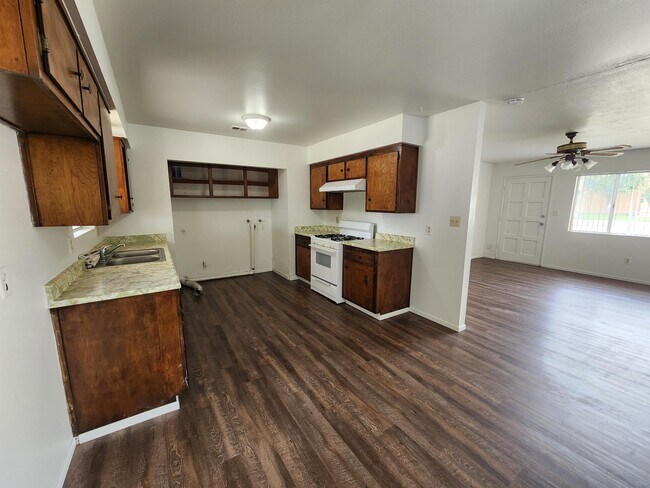 Foto del edificio - 4909 Shirley Ln
